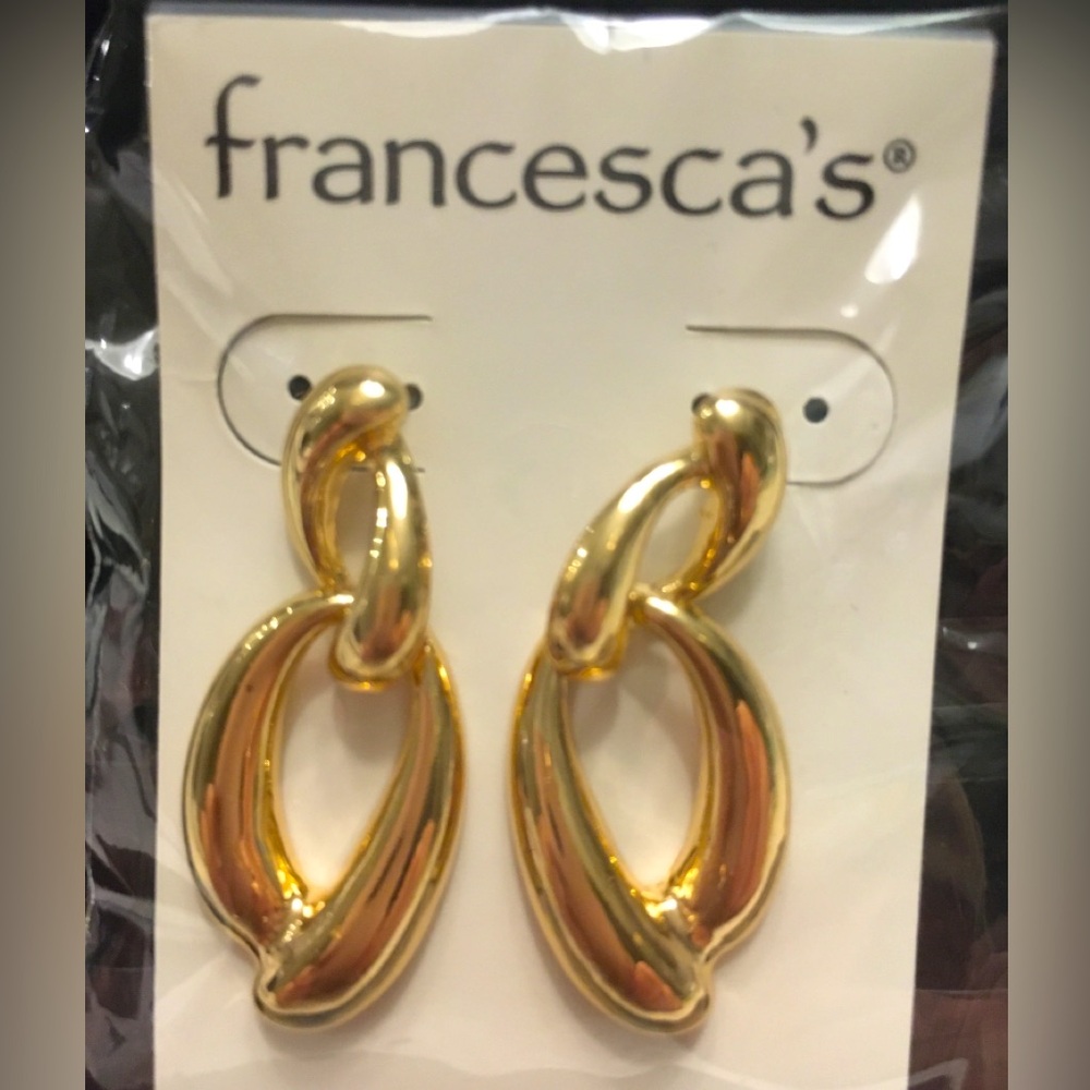 Earings - gold coloured